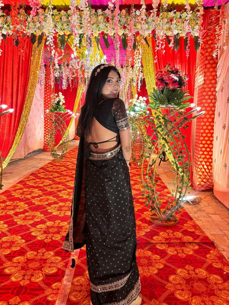 Elegant Black Saree with blouse