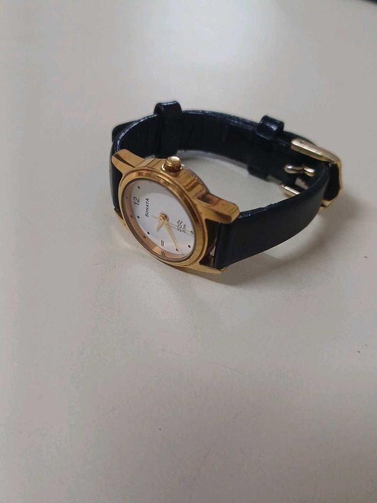 Well Maintained Sonata Ladies Watch.