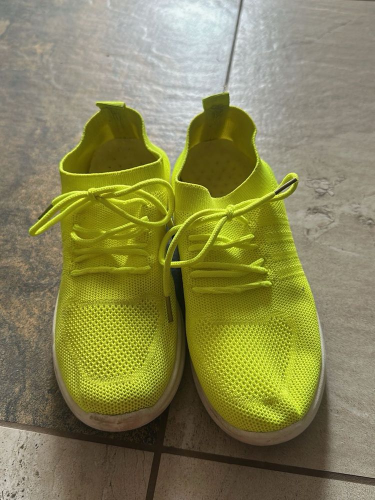 shoes like New Non touched