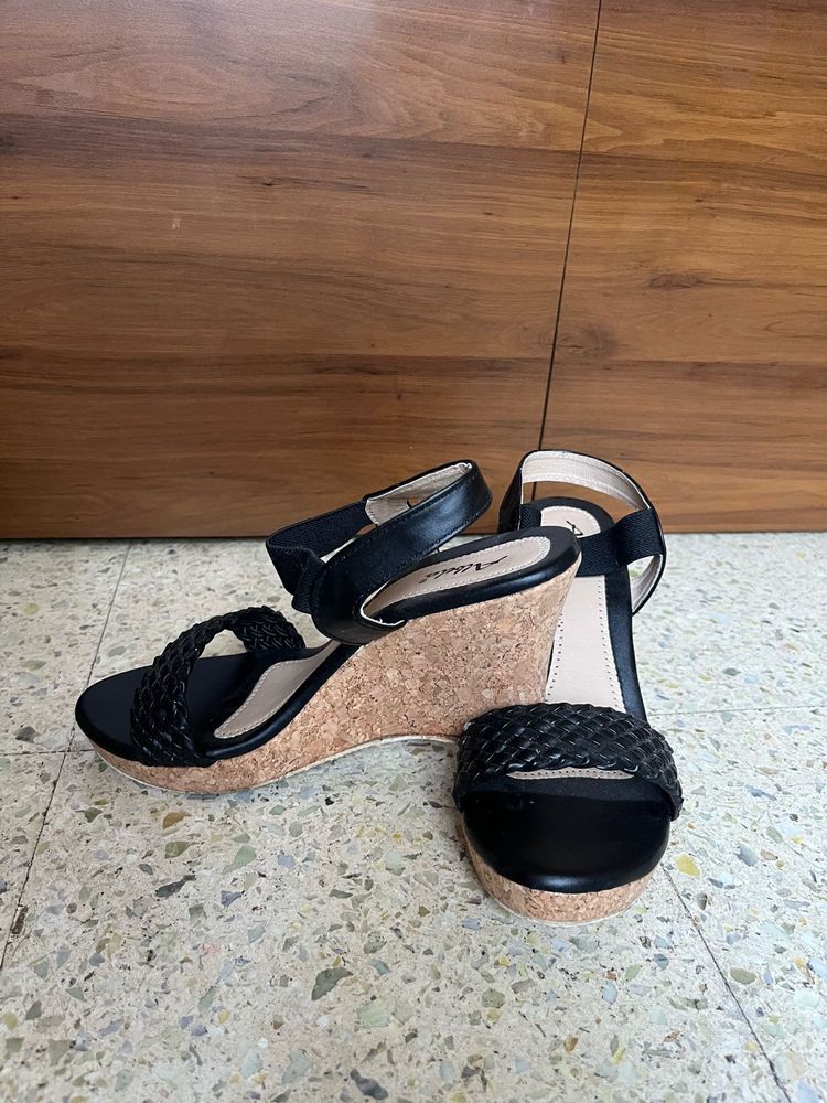 👡🖤 Chic Black Woven Wedge Sandals 🖤 👡