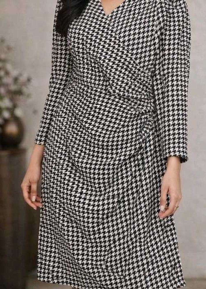 Chic Houndstooth Print Wrap Dress