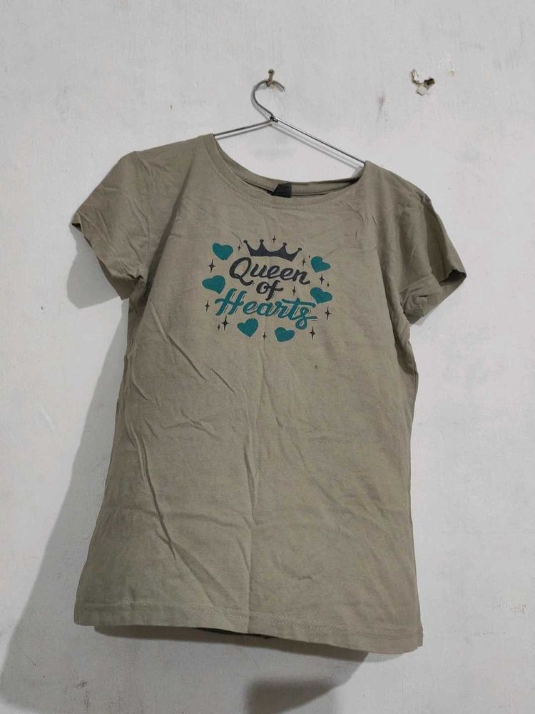 Queen of Hearts Tee