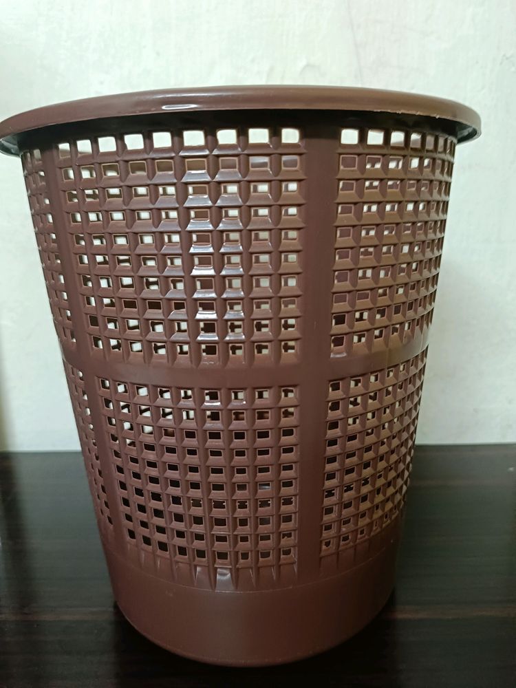 Plastic Dustbin