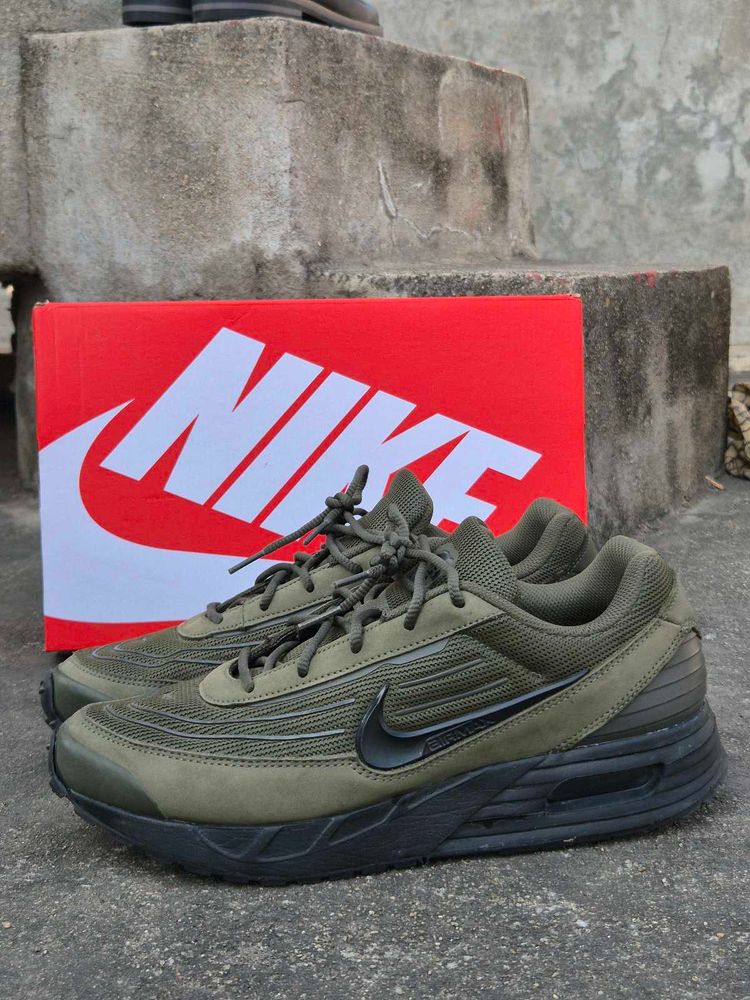 Nike Air Max Verse – Men’s Sneakers (UK 8)