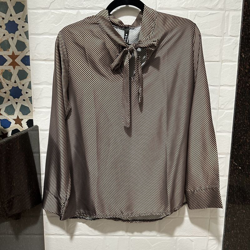 Formal Top With Neck Tie