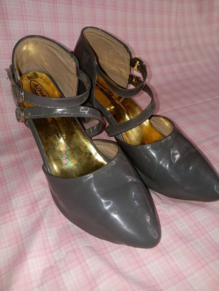 Women&#39;s Black Heel