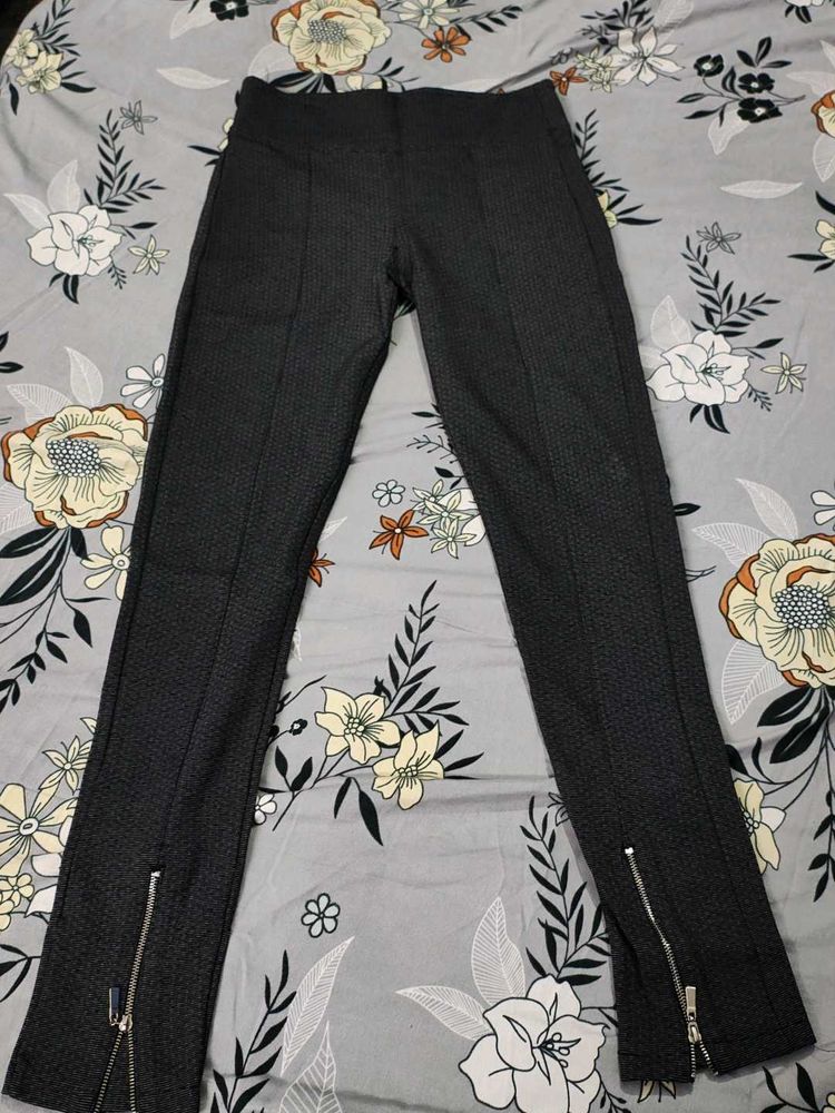 Textured Zipper Leggings