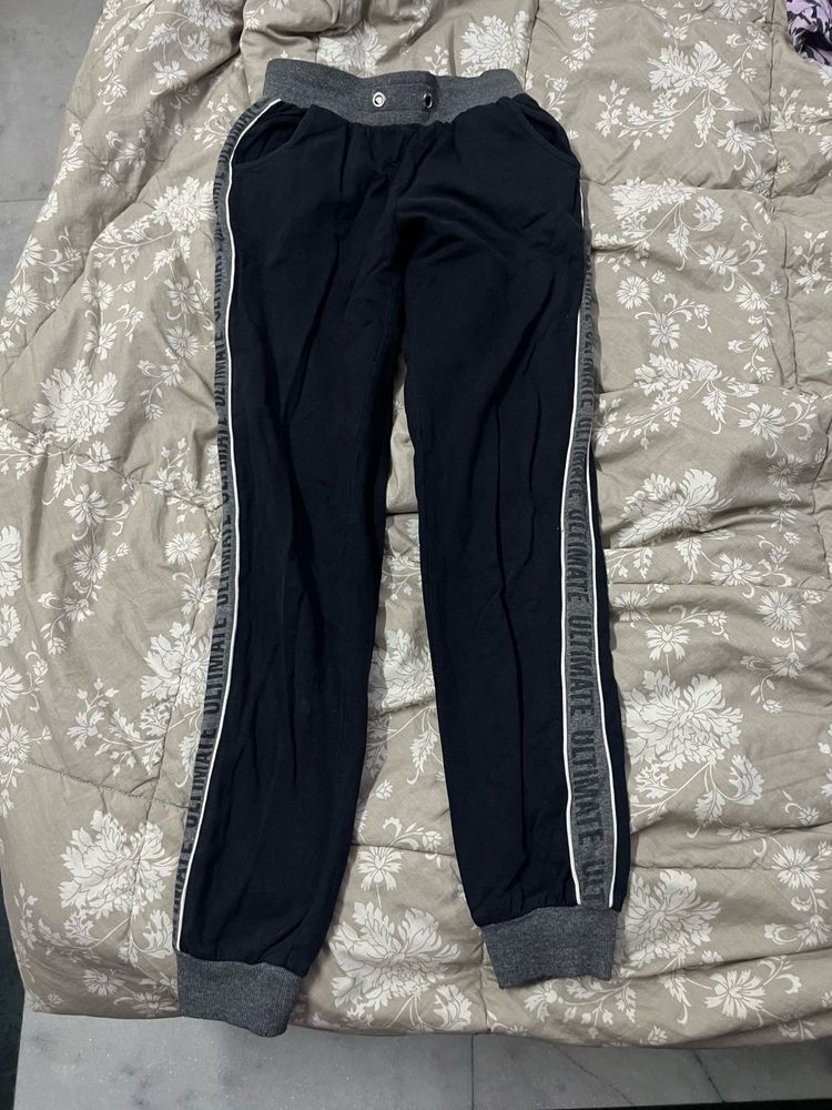 Max Black Joggers