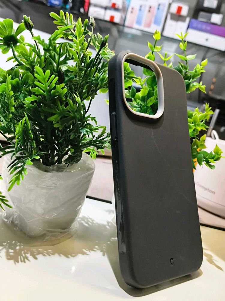 CASEOLOGY by Spigen Nano  Leather Cover 15 Pro Max