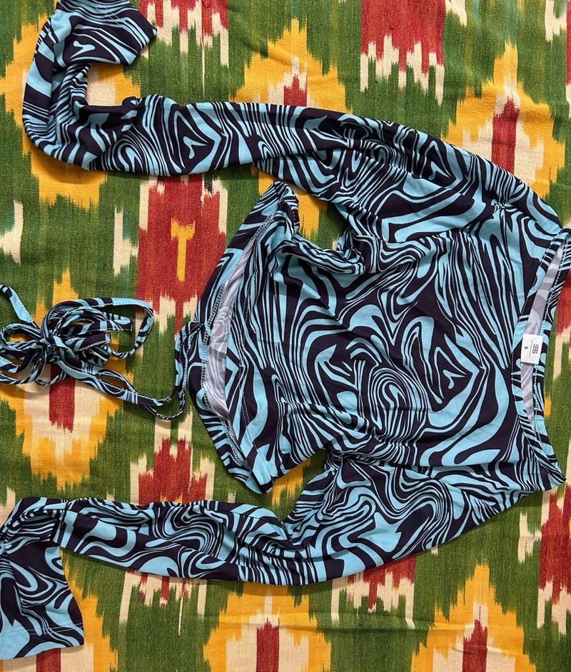 𓃮🐾 Blue Animal Print Mesh Crop Top