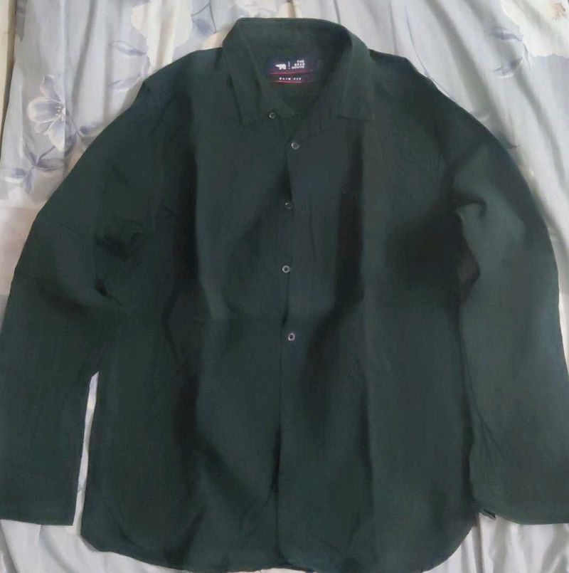 Full Hands Green Shirt