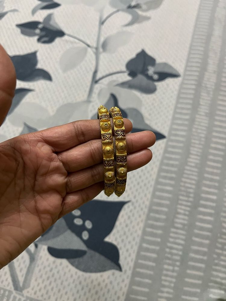 beautiful Golden Bangle Set