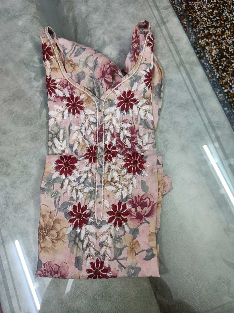 Floral Embroidered Kurta