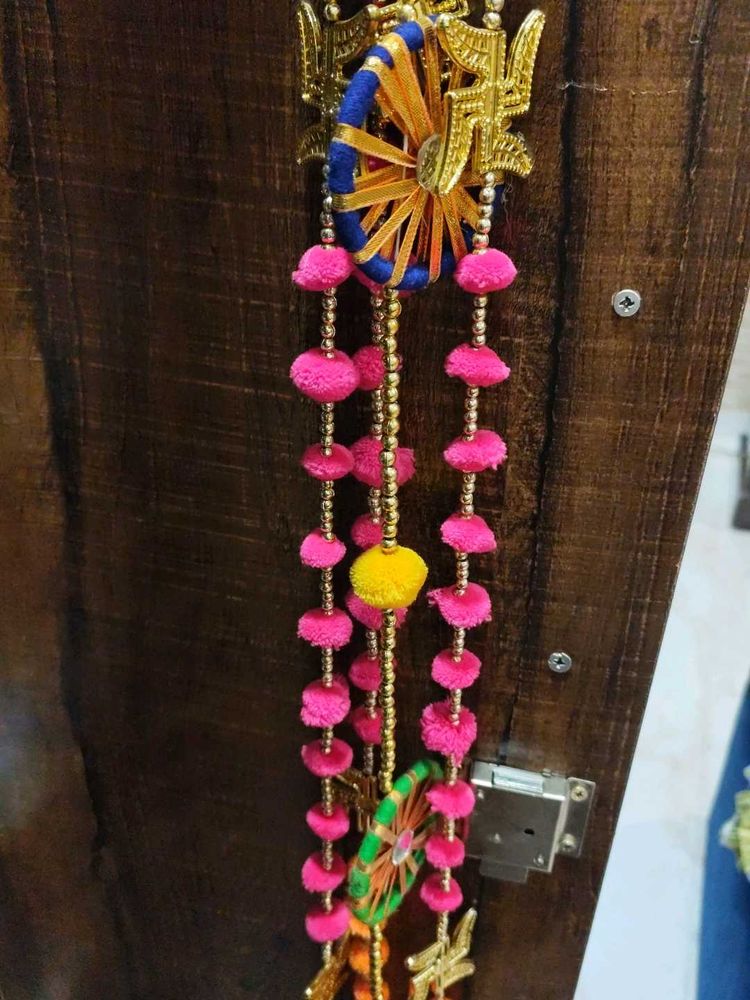 Set 4 Latkan Multu Color Pom Balls