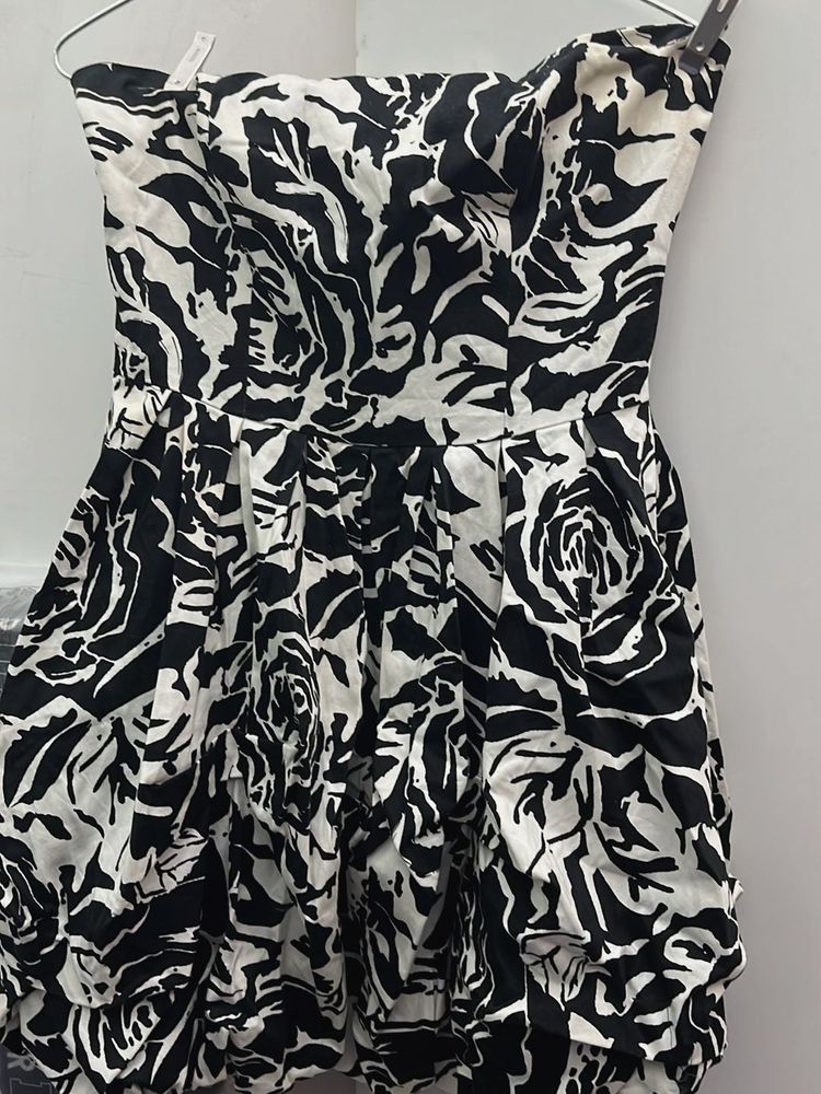 This Is A Balloon Dress Fit For Outing N Vacation