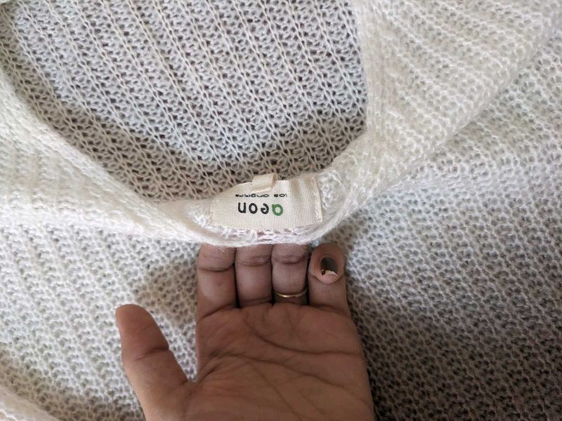 Woolen Top White And Brown