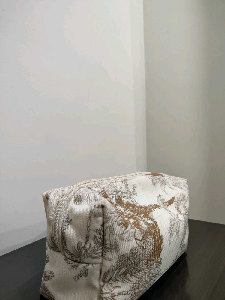Travelling Pouch
