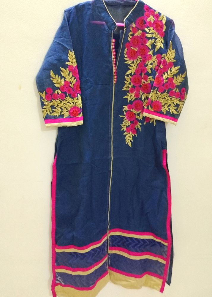 👗💗 Embroidered Kurti...