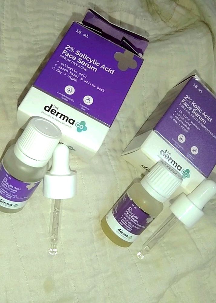 the Derma Co Face Serum