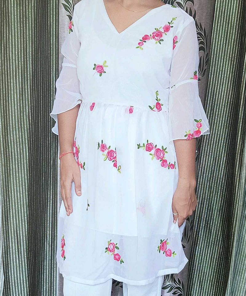 Elegant White Floral Midi Dress