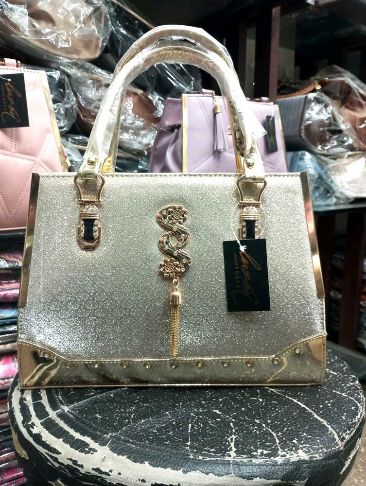 🔥Elegant  and Premium Quality Handbag 👜