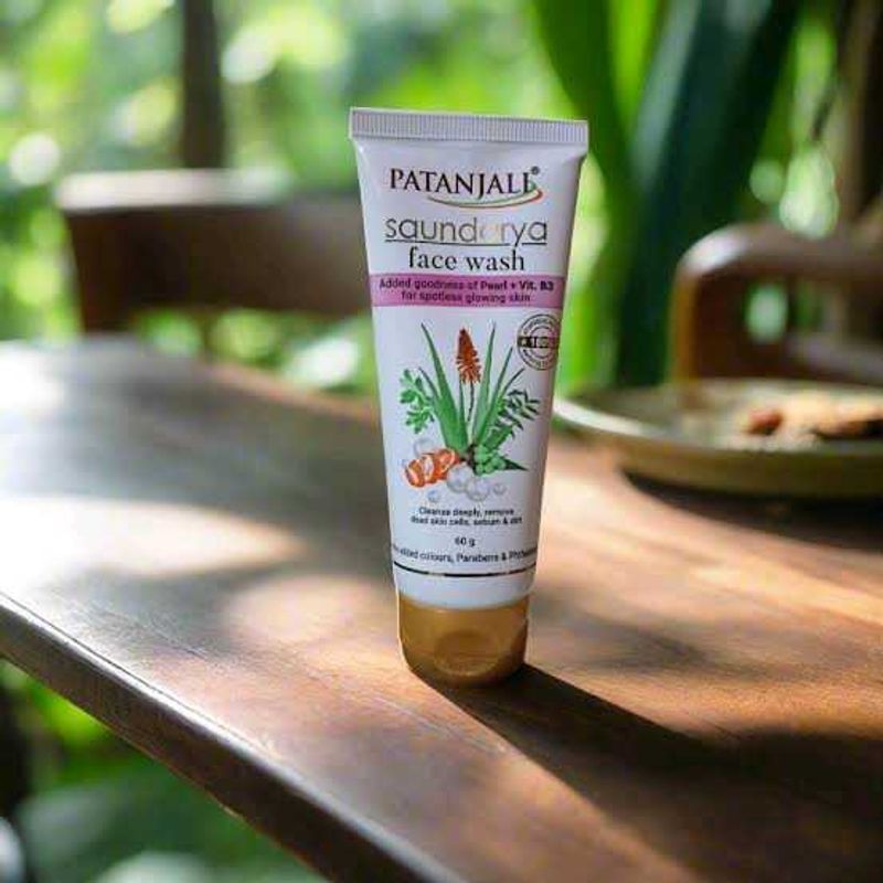 Patanjali Saundarya Face Wash