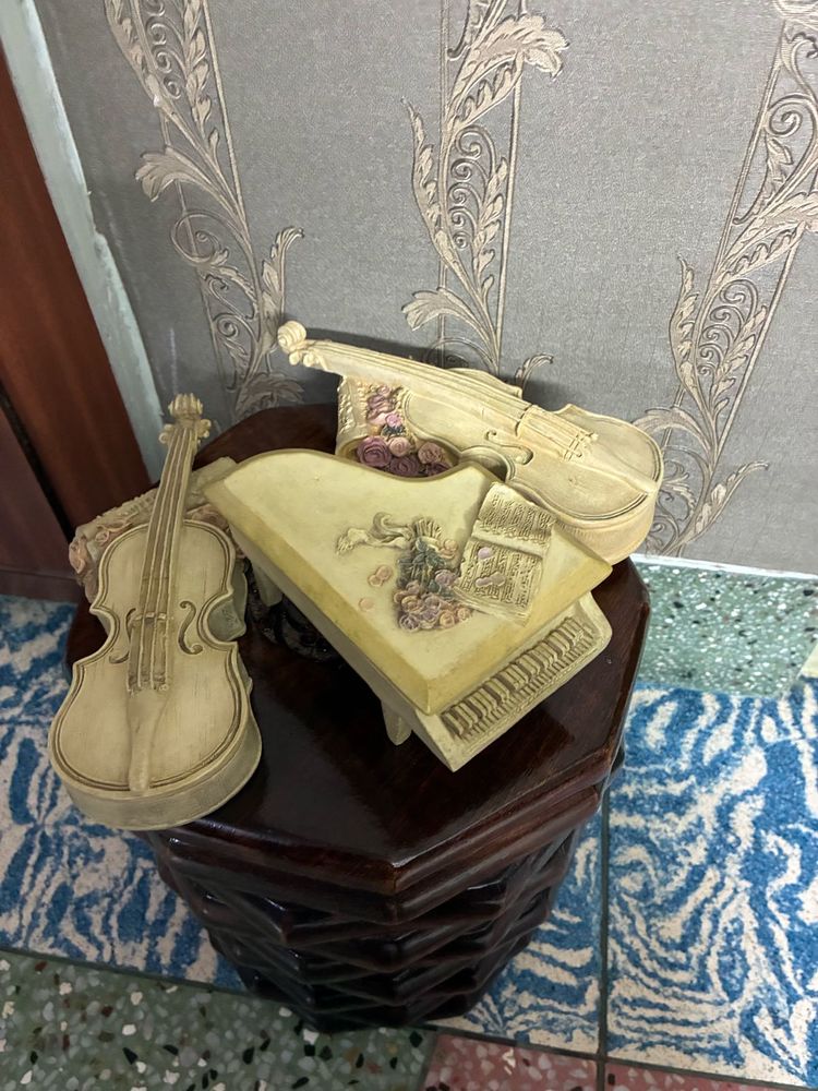 Combo of Musical Instruments Decor