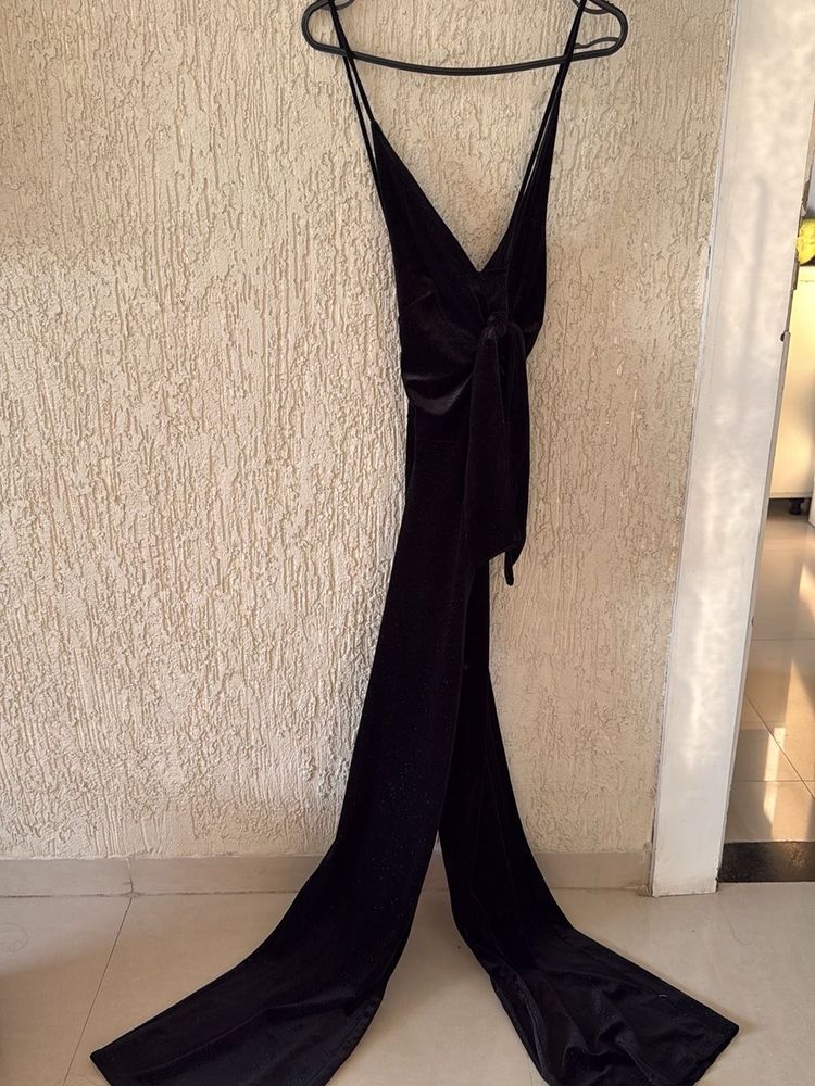 Elegant Black Velvet Jumpsuit shimmer