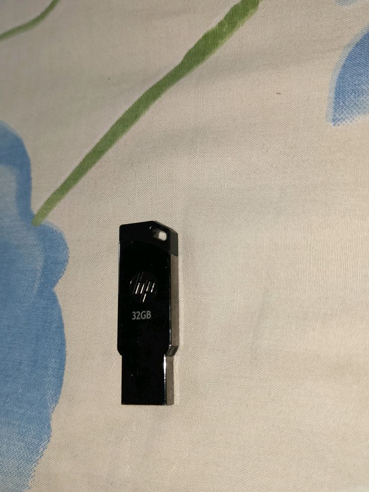 HP PENDRIVE (32 GB)