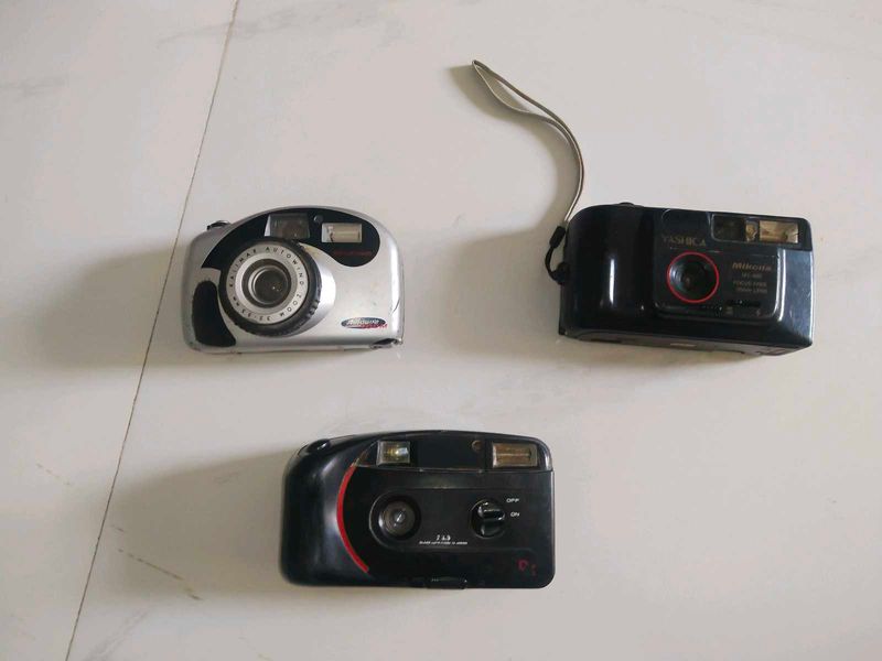 Vintage Point &amp; Shoot Camera Bundle