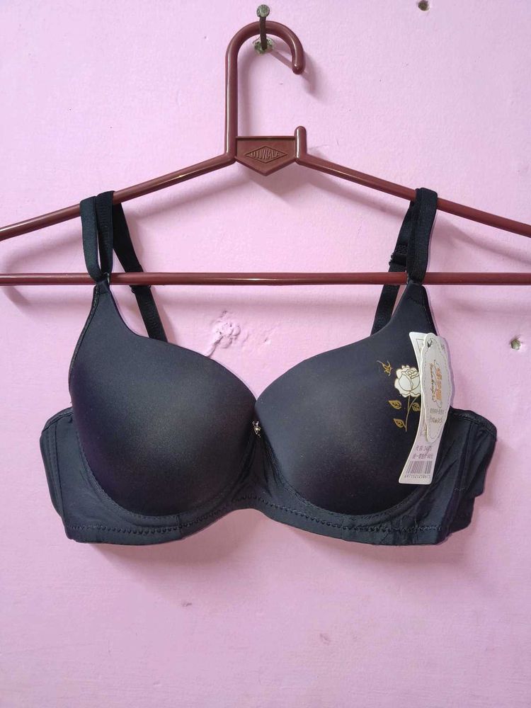 New with tag Elegant Black Bra  Floral Detail