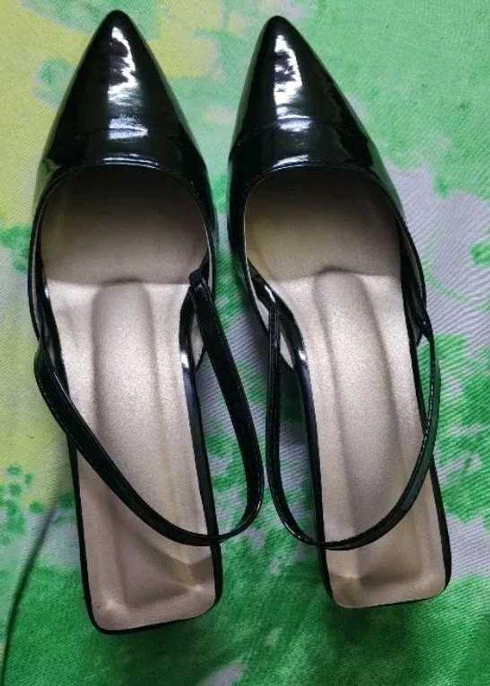 Black Pointed Heel Price Drop💸✨️