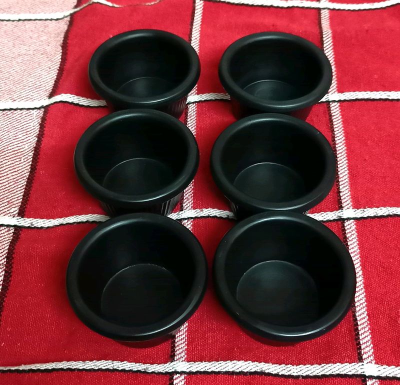 6 Black Plastic Condiment Cups