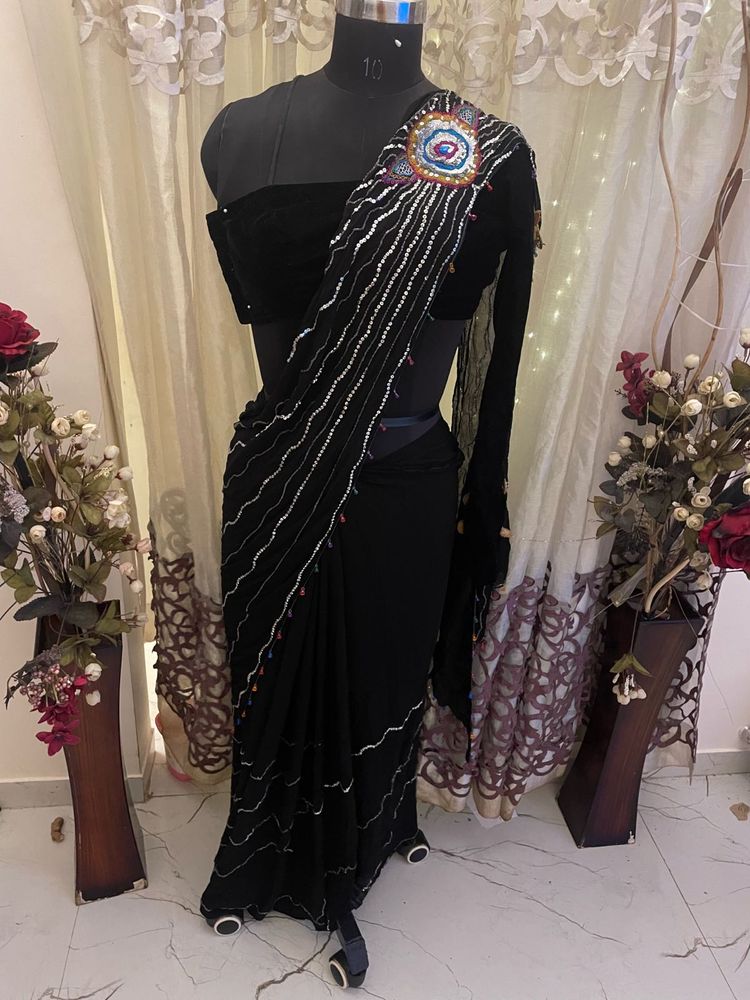 nazar na lage Black Saree
