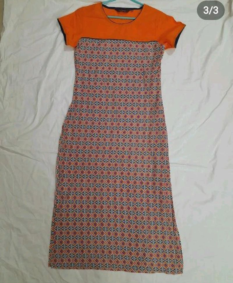 Pure cotton straight A-line kurti by Sangria.