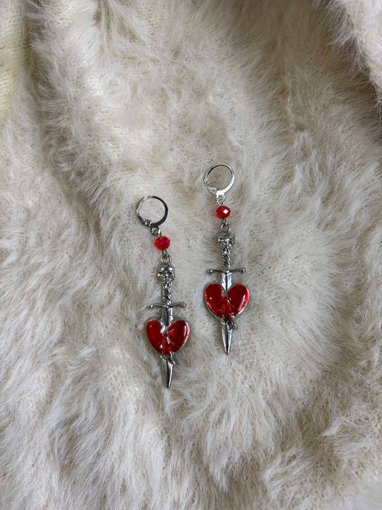 Heart Dagger Goth Earrings ♥️