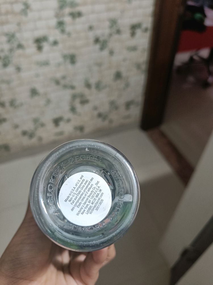 bottom of Victoria secret