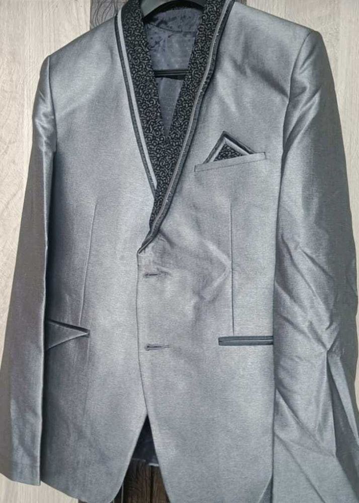 Stylish Grey Suit &amp; Vest Set