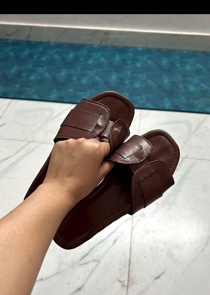 Brown Leather Flipflops ❤️