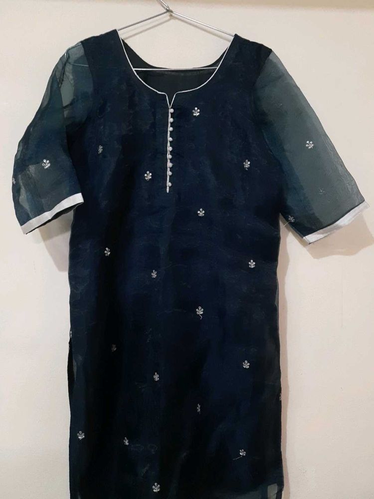 Elegant Embroidered Kurta
