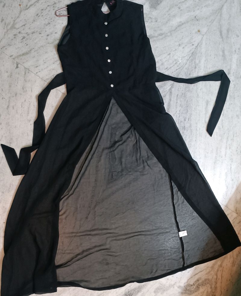 Black Maxi Top L Size With Front Slit!!Sleeves Included Inside!!New Not Worn Without Tag!!Fixed Price 🙏 Freebie Given❤️