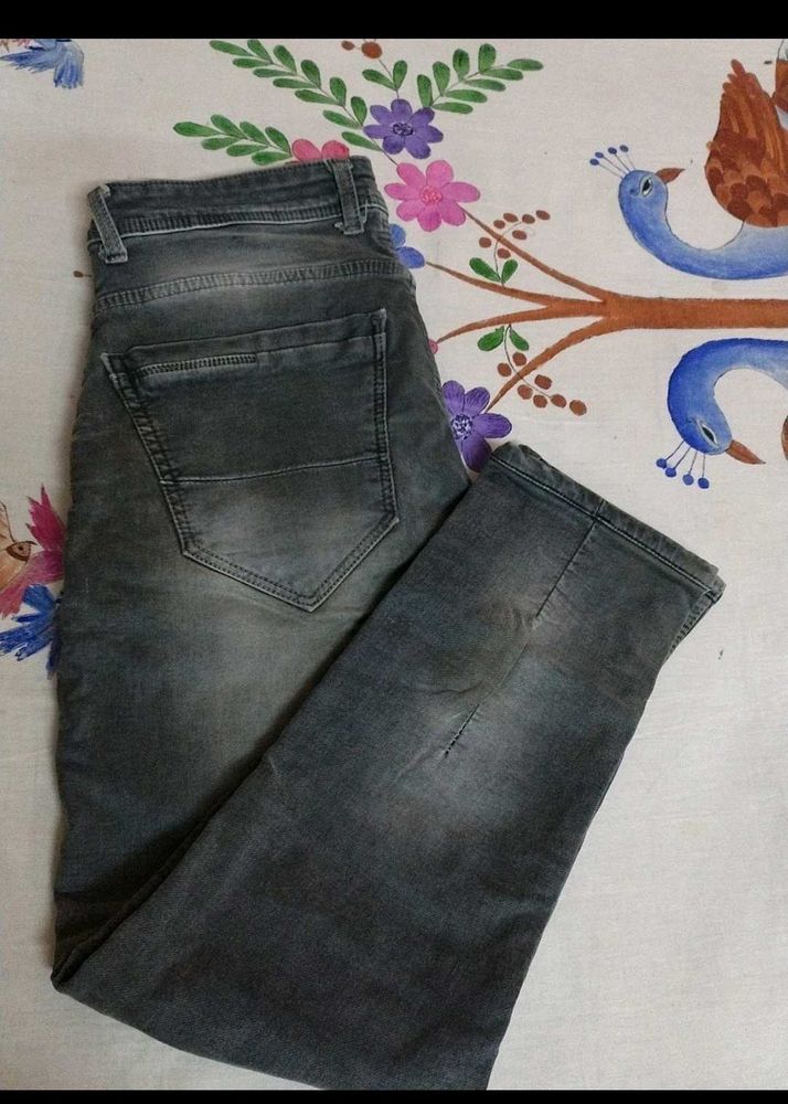Beautiful Like New Mens Jeans