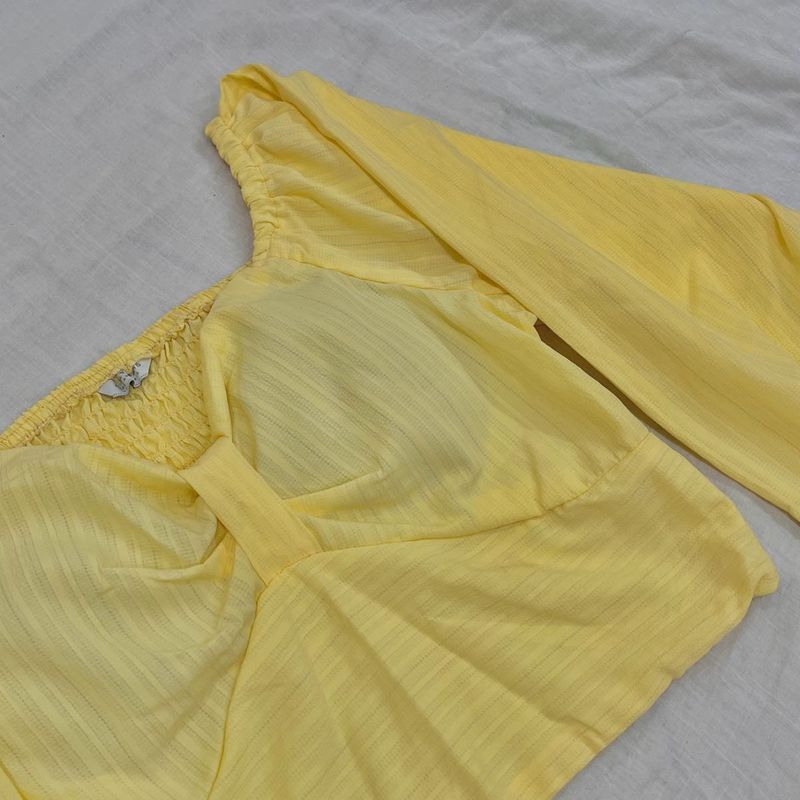 yellow sweetheart neck top