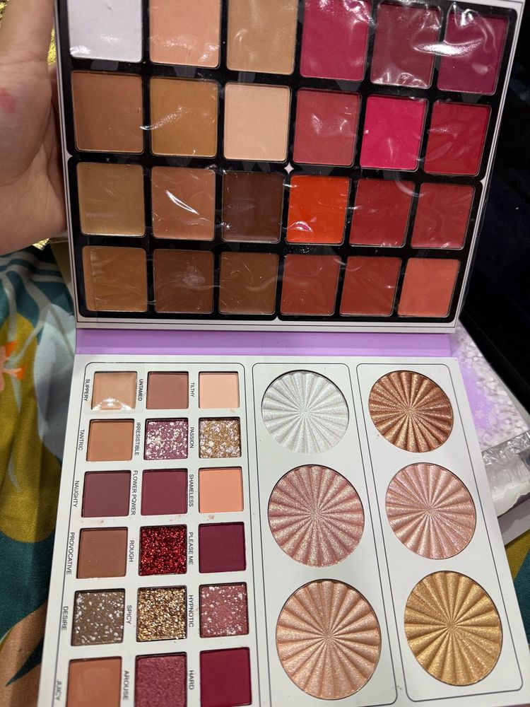 Eyeshadow &amp; Highlight Palette