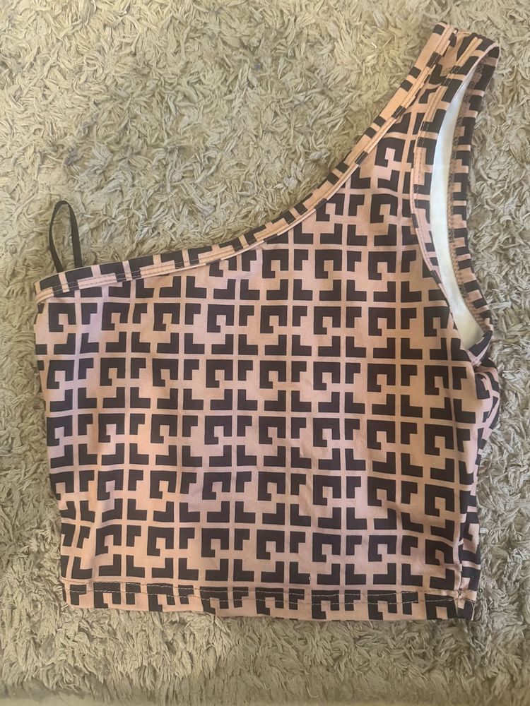 One shoulder top