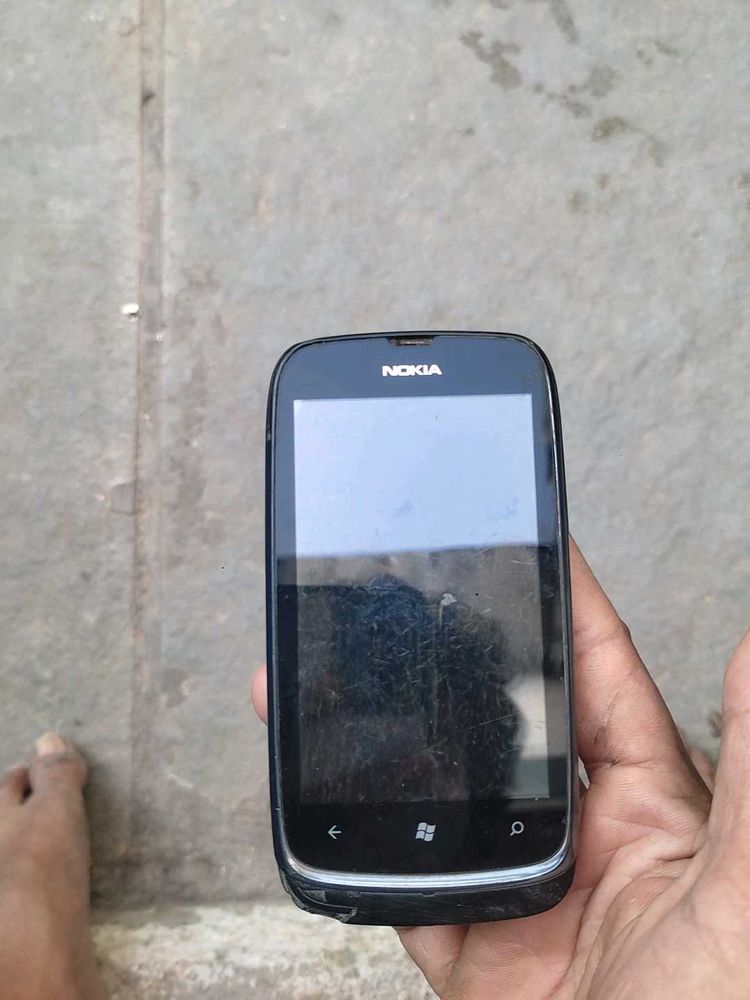 Nokia Lumia 610