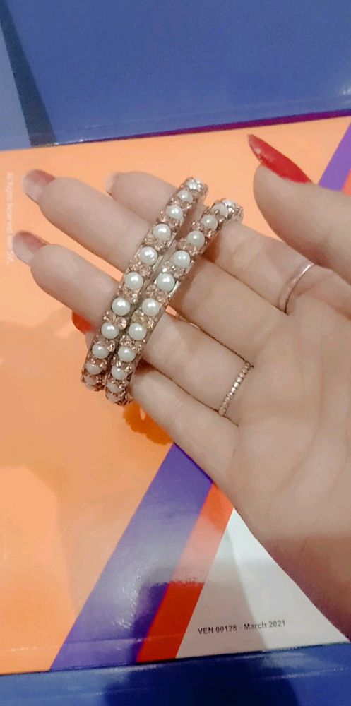 बीबी beautiful chudi for party wear size 2/4,2/6