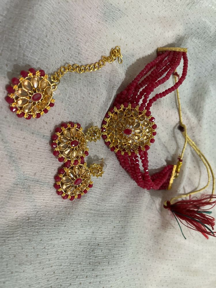 Shimmering beautiful jewellery set