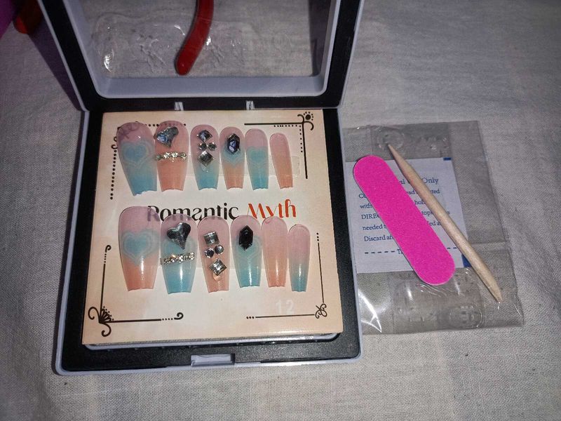 Romantic Myth Press-On Nails