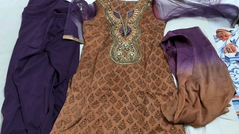 Elegant Salwar Kameez Suit